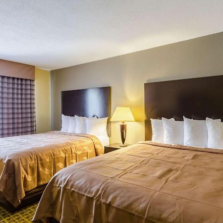 Rodeway Inn Brockton Extérieur photo